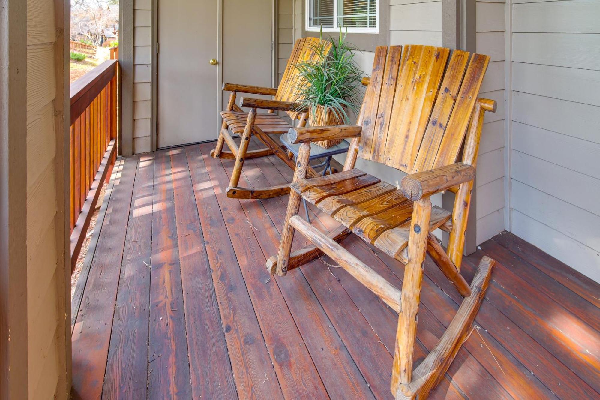 Klamath Falls Getaway With Pool And Hot Tub Access! Extérieur photo