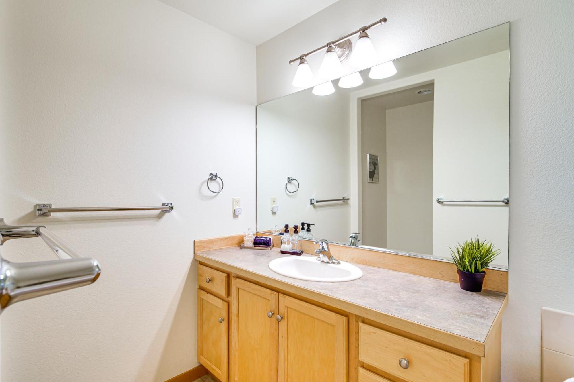 Klamath Falls Getaway With Pool And Hot Tub Access! Extérieur photo