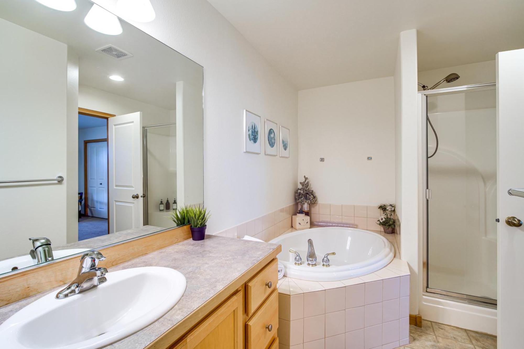 Klamath Falls Getaway With Pool And Hot Tub Access! Extérieur photo